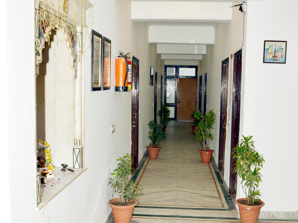Hotel Sheela, 100M From Taj Mahal Agra  Εξωτερικό φωτογραφία