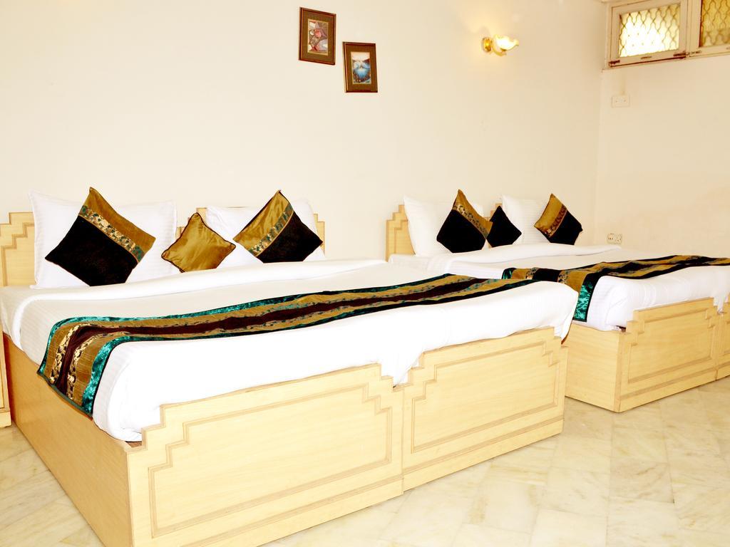 Hotel Sheela, 100M From Taj Mahal Agra  Εξωτερικό φωτογραφία
