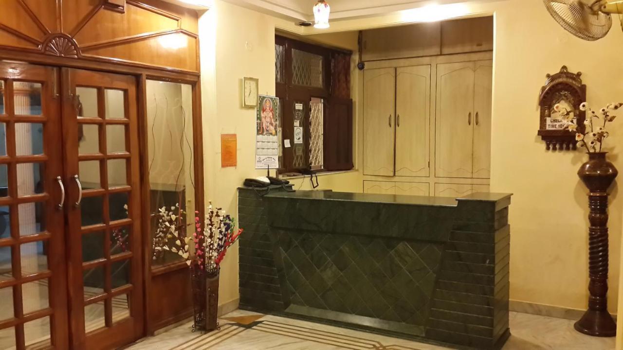Hotel Sheela, 100M From Taj Mahal Agra  Εξωτερικό φωτογραφία