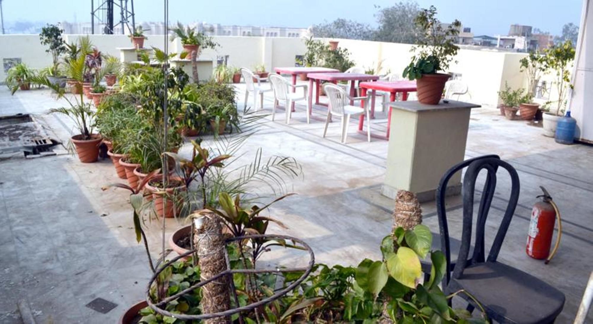 Hotel Sheela, 100M From Taj Mahal Agra  Εξωτερικό φωτογραφία