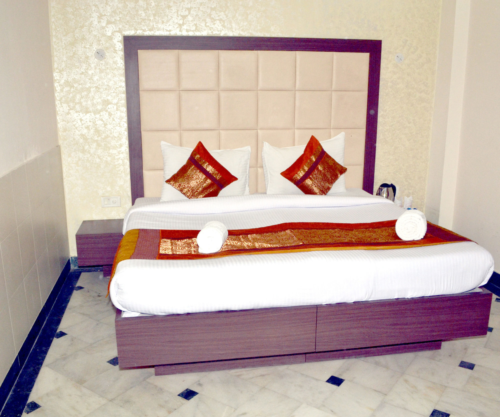 Hotel Sheela, 100M From Taj Mahal Agra  Εξωτερικό φωτογραφία